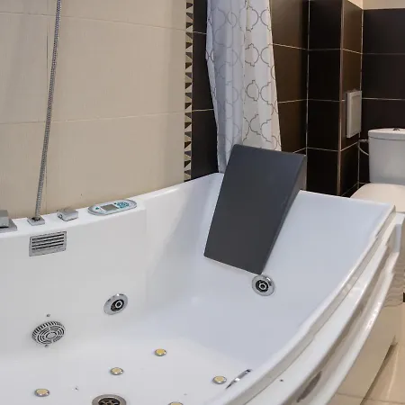 Тристаен Апартамент Азур В Сърцето На Бургас Apartamento *